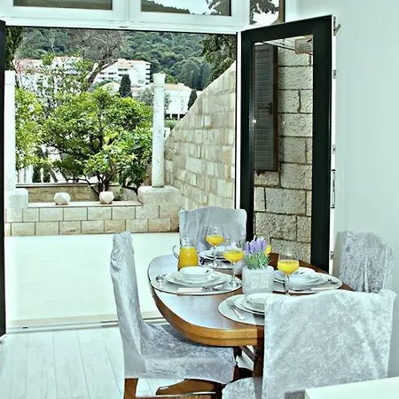 Beachfront Dubrovnik Villa Exterior photo