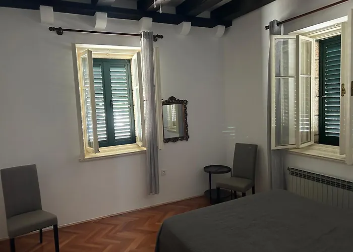 Beachfront Dubrovnik Villa