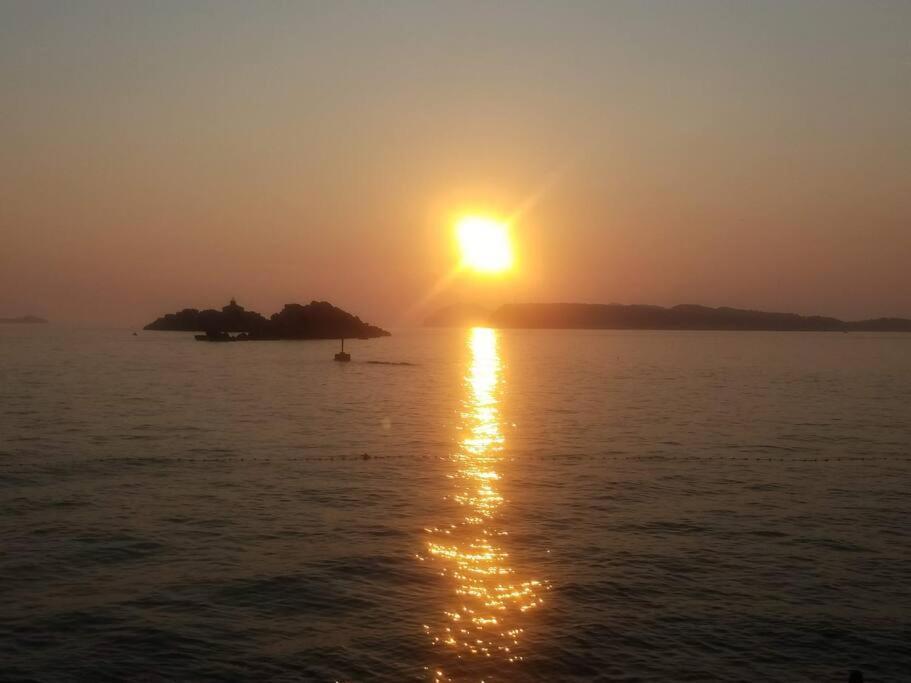 Beachfront Case de vacanță